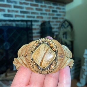 listing-status-banner